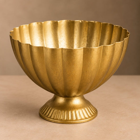 Scalloped Gold Bowl – Matte Brass Pedestal Centerpiece with Fluted Edges - U10
