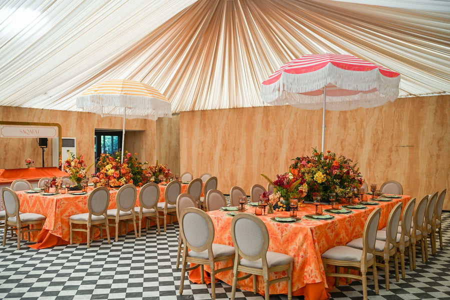 Statement balloon & decor setup